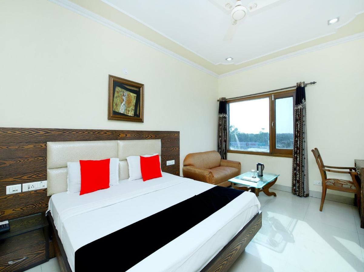 Hotel Sanjog International Amritsar Bagian luar foto